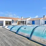 Vakantiehuis Maison Pour 11 - Piscine - *