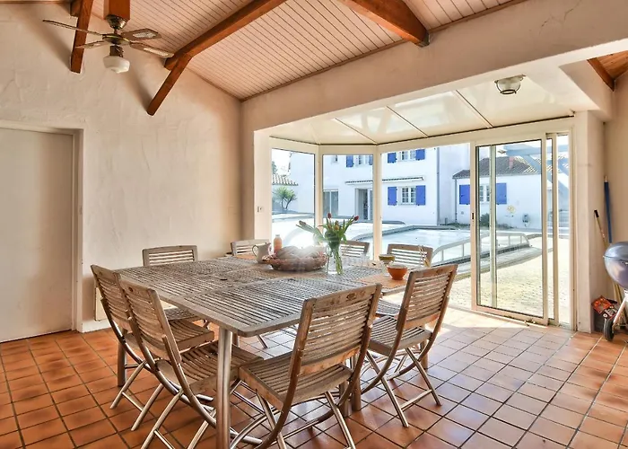 Maison Pour 11 - Piscine - Ferienhaus *