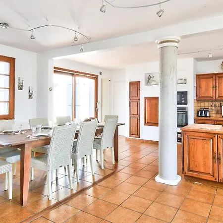 Maison 11 Pers Avec Piscine & Bbq, Centre A 650 M Feriehus *